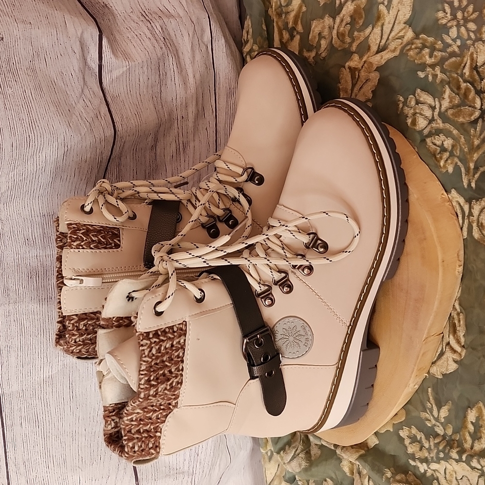 Lightweight booties. Zipper sides tie front. NWOT